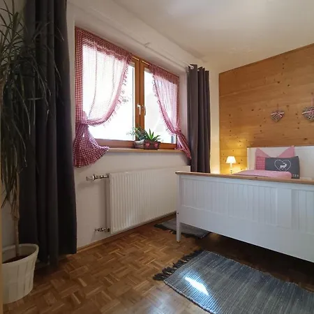 Haus Marieus Apartment *